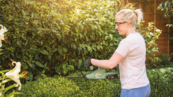 Bosch EasyHedgeCut 18-45 Akumulátorové nůžky na živé ploty