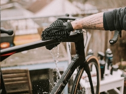 Dynamic Microfibre Bike Cleaning Glove