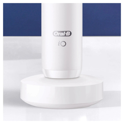 Oral-B iO Series 7 White Alabaster