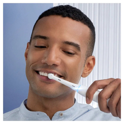 Oral-B iO Series 7 White Alabaster