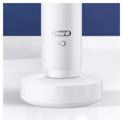 Oral-B iO Series 8 White Alabaster